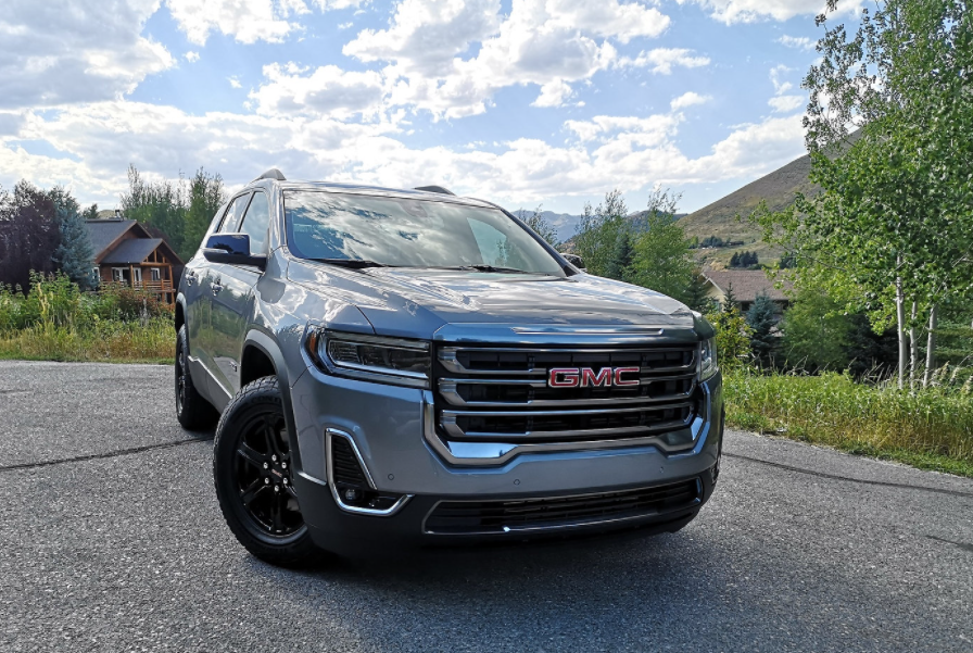 2023 GMC Terrain AT4 Front View